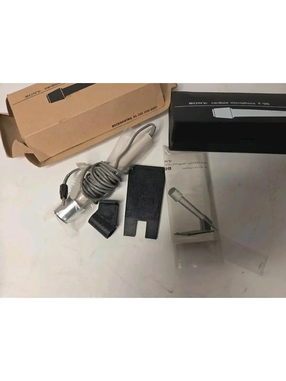Vintage Sony F-96 Dynamic Microphone Handheld Wired w/Small Stand Lo-fi Japan